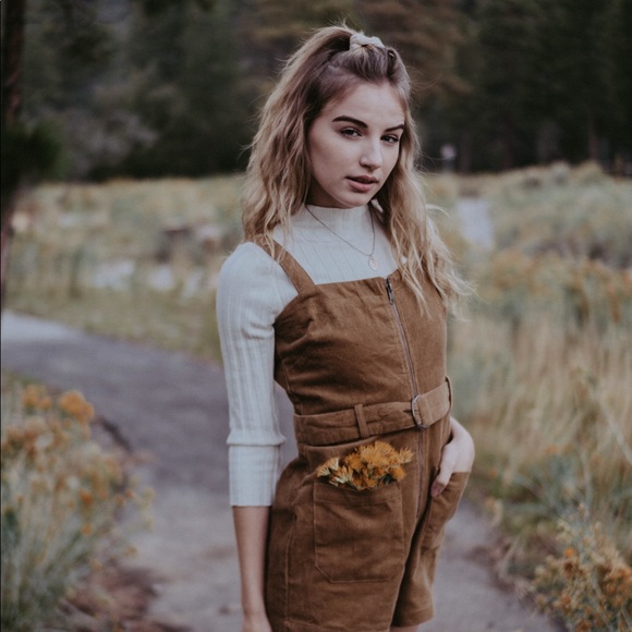 Meet your Posher, Justine - Picture 1 of 1